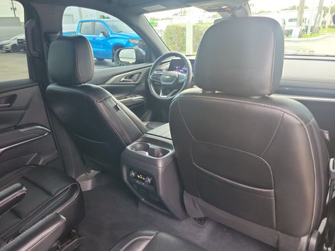 Used 2024 Chevrolet Traverse LT FWD image 8