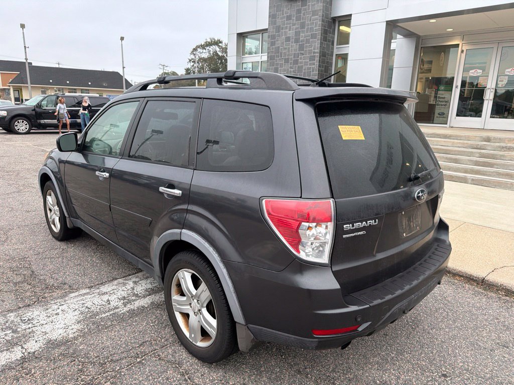 Used 2010 Subaru Forester 2.5X Limited AWD/4WD image 9