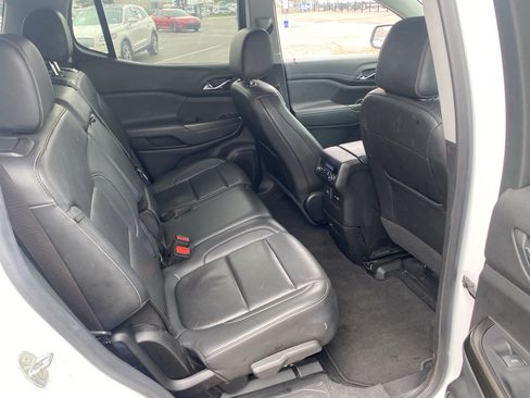 Used 2023 GMC Acadia SLT AWD/4WD image 4