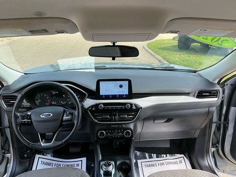 Used 2022 Ford Escape SE w/ Convenience Package FWD image 11