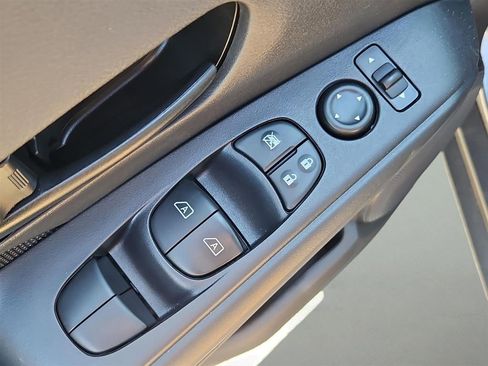 New 2025 Nissan Kicks Play S image 13