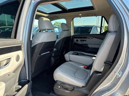 Used 2025 Honda Pilot Touring image 23