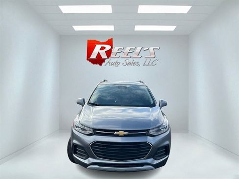 Used 2020 Chevrolet Trax LT w/ LT Convenience Package image 2