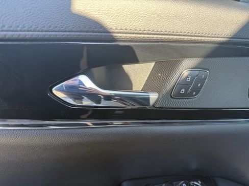 Used 2022 Lincoln Nautilus Reserve w/ Equipment Group 201A image 18