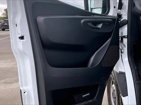 Used 2025 Mercedes-Benz Sprinter 2500 image 24