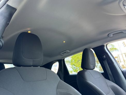 Used 2019 Jeep Cherokee Latitude w/ Popular Appearance Group image 17