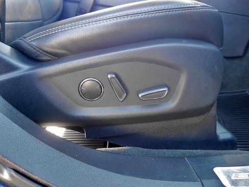 Used 2016 Ford Explorer Limited image 11