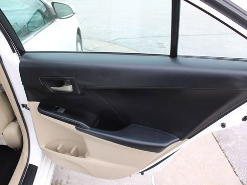 Used 2012 Toyota Camry LE image 24