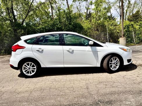 Used 2018 Ford Focus SE FWD image 2