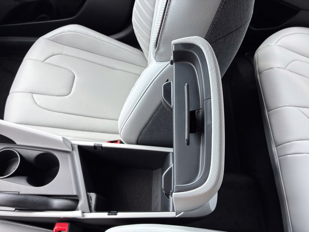 New 2026 Hyundai Elantra SEL Sport FWD image 34