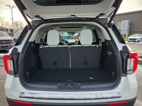 New 2026 Ford Explorer Platinum w/ LUX Leather Package image 10