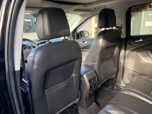Used 2017 Ford Escape Titanium w/ Equipment Group 301A AWD/4WD image 17