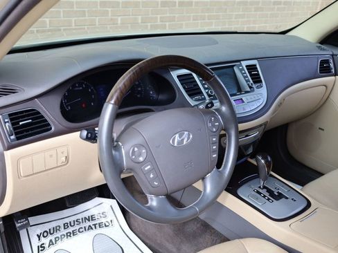 Used 2010 Hyundai Genesis 4.6 image 24