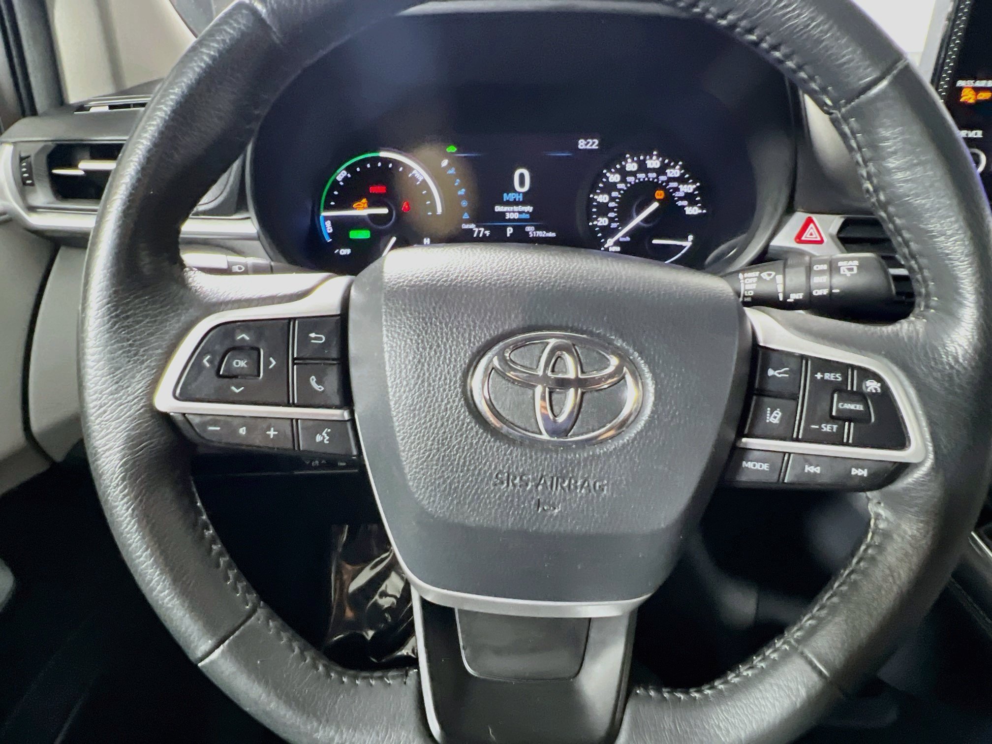 Used 2025 Toyota Sienna XLE FWD image 18