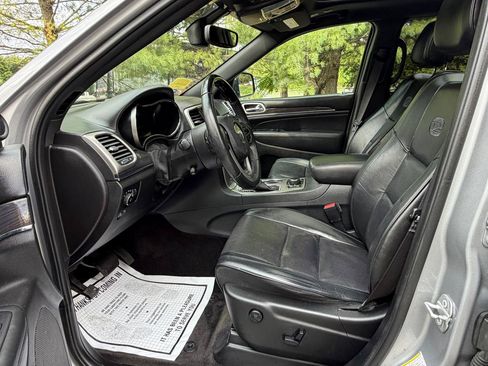 Used 2018 Jeep Grand Cherokee Overland AWD/4WD image 8