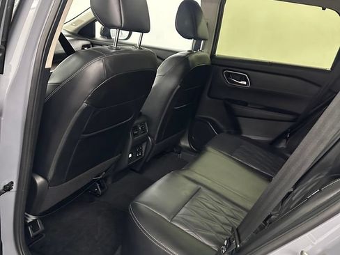 Used 2024 Nissan Rogue Platinum w/ Platinum Premium Package AWD/4WD image 27