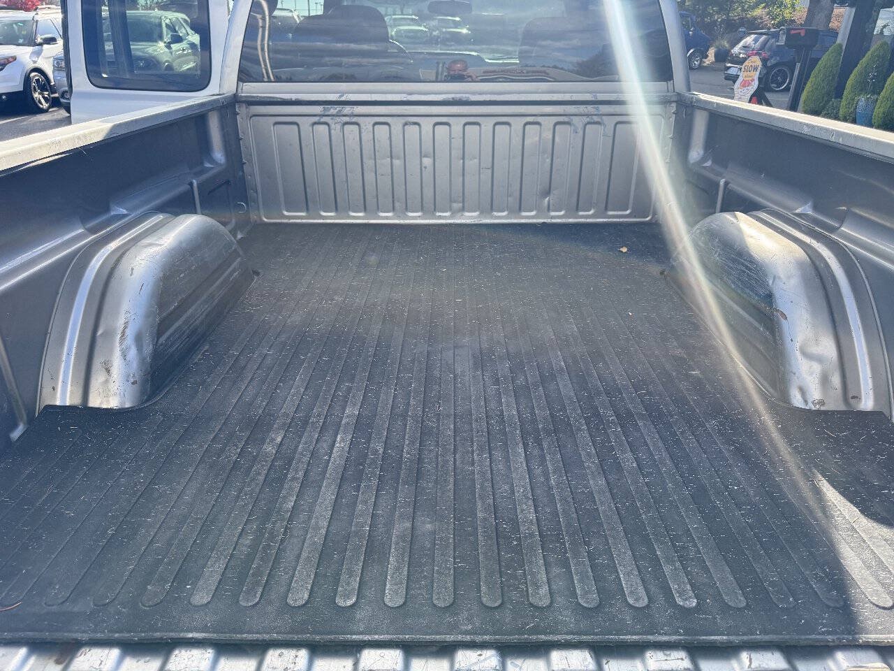 Used 2001 Chevrolet Silverado 2500 LS w/ Firm Ride Suspension Pkg AWD/4WD image 15