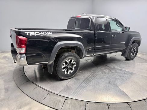 Used 2016 Toyota Tacoma TRD Off-Road w/ Towing Package AWD/4WD image 5