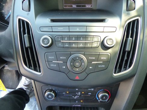 Used 2016 Ford Focus SE w/ Equipment Group 201A FWD image 30