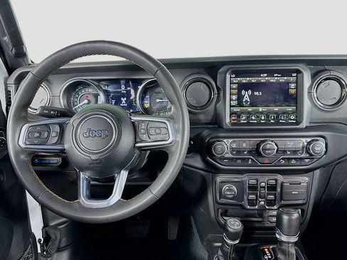 Used 2023 Jeep Wrangler Unlimited Sahara AWD/4WD image 12
