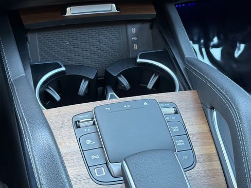 Certified 2025 Mercedes-Benz GLE 450e GLE 450e 4MATIC image 24