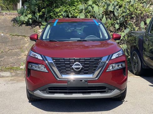 Used 2023 Nissan Rogue SV AWD/4WD image 2
