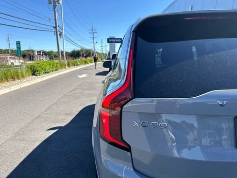 Certified 2025 Volvo XC90 B6 Plus AWD/4WD image 10