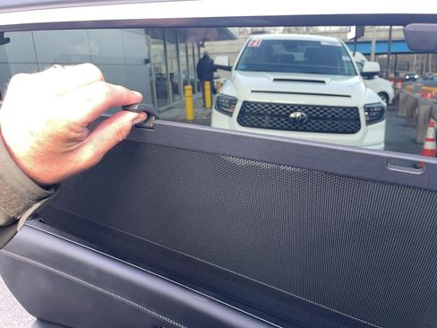 Used 2025 Nissan Pathfinder Platinum image 26