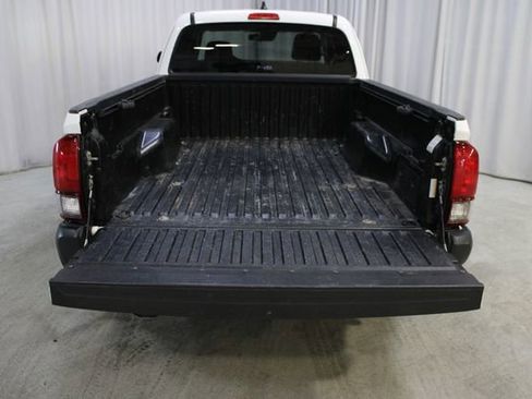 Used 2020 Toyota Tacoma SR image 29