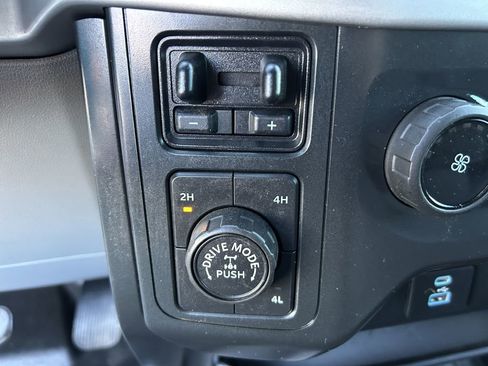 Used 2022 Ford F150 XL w/ Trailer Tow Package image 8