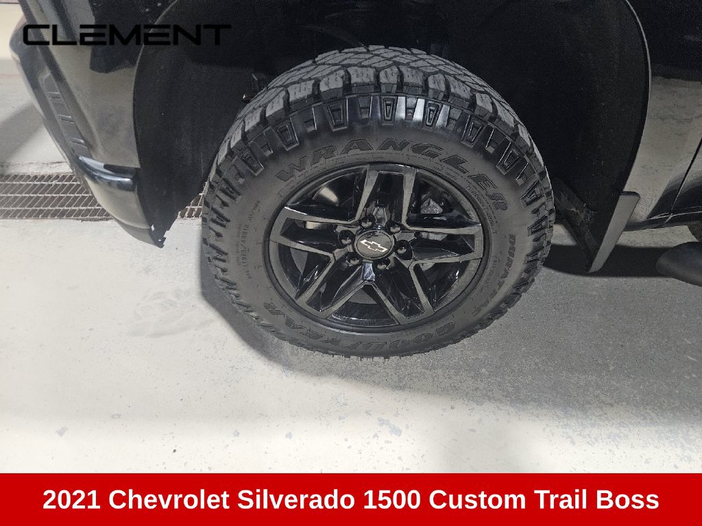 Used 2021 Chevrolet Silverado 1500 Custom Trail Boss w/ Midnight Edition AWD/4WD image 6