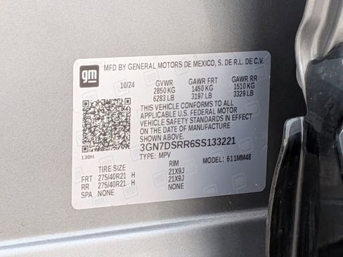 Used 2025 Chevrolet Equinox EV RS image 30