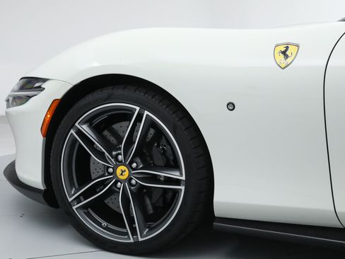Certified 2024 Ferrari Roma Spider RWD image 17