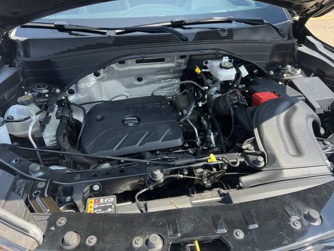 Used 2023 Chevrolet TrailBlazer RS w/ Sun and Liftgate Package AWD/4WD image 9