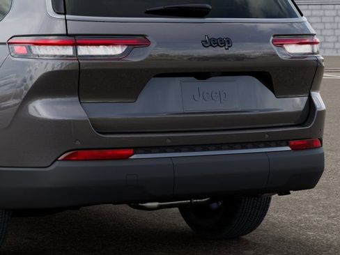New 2026 Jeep Grand Cherokee L 2WD image 13