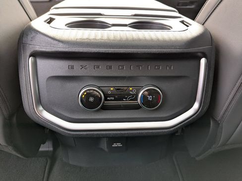 Used 2025 Ford Expedition Active AWD/4WD image 30