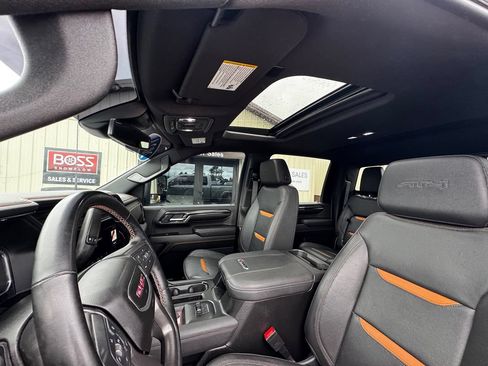 Used 2024 GMC Sierra 2500 AT4 w/ AT4 Preferred Package AWD/4WD image 3