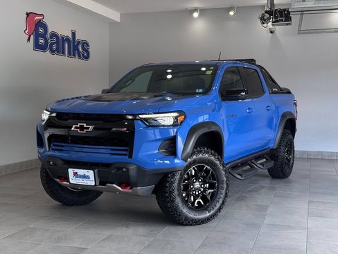 Certified 2025 Chevrolet Colorado ZR2 w/ Midnight Edition AWD/4WD image 2