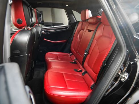 Used 2022 Porsche Macan S AWD/4WD image 47