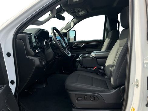 Used 2025 Chevrolet Silverado 2500 LT AWD/4WD image 14