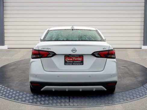 Used 2021 Nissan Versa SV image 6