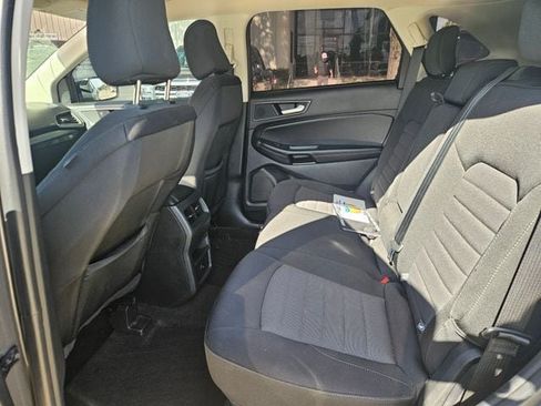 Used 2024 Ford Edge SE w/ Black Appearance Package AWD/4WD image 10