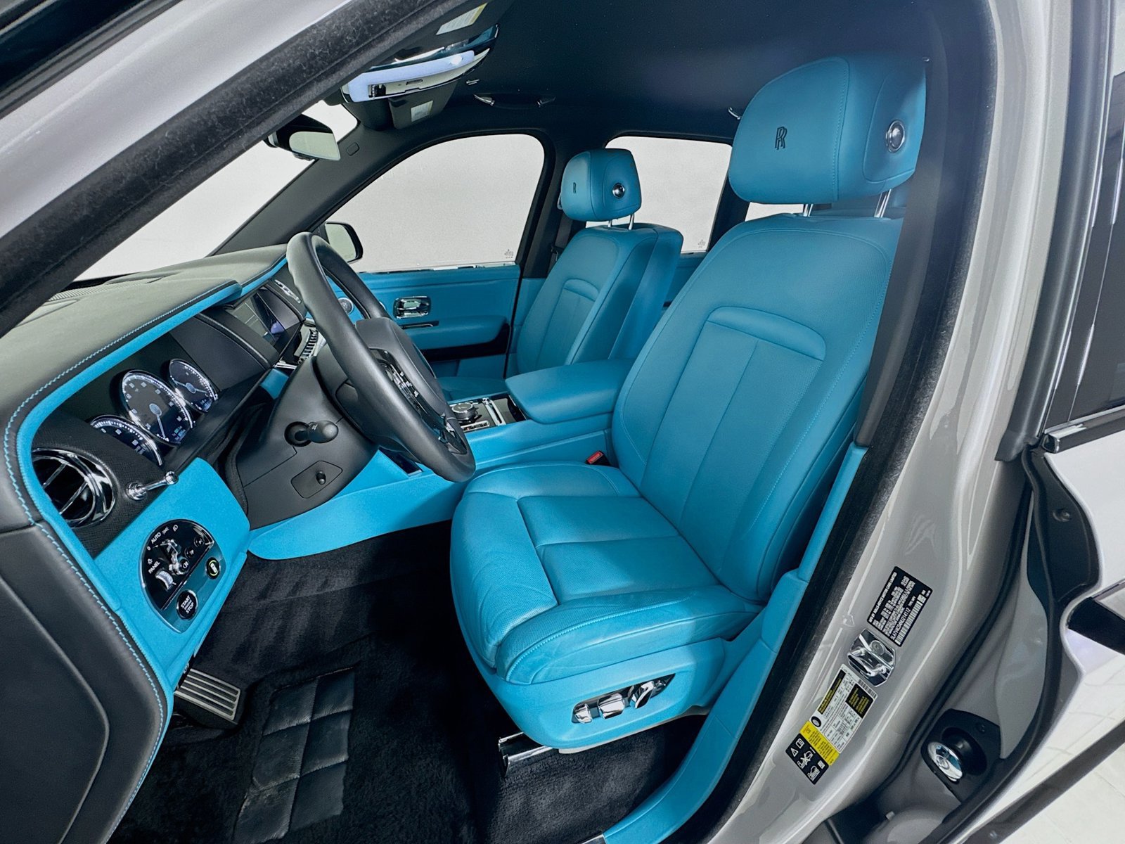 Certified 2022 Rolls-Royce Cullinan w/ Dark Exterior Package AWD/4WD image 22
