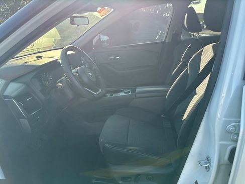 Used 2021 Nissan Rogue SV AWD/4WD image 5