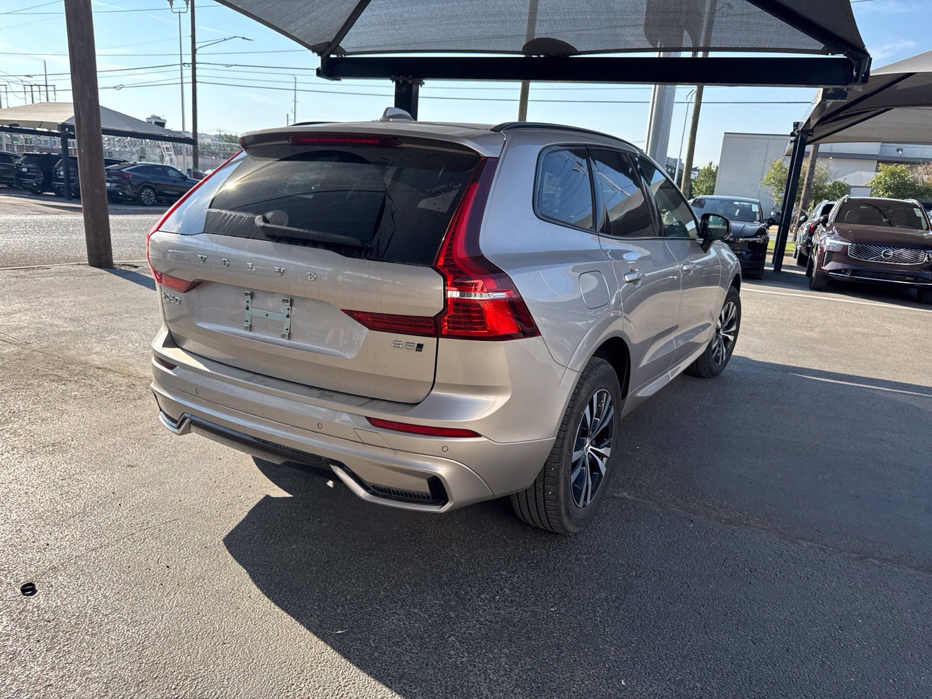 Used 2025 Volvo XC60 B5 Core AWD/4WD image 7