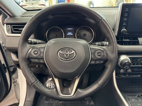 Used 2021 Toyota RAV4 XLE w/ Convenience Package image 33