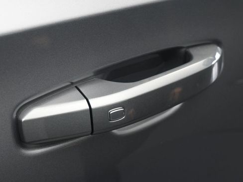 Used 2022 Chevrolet Tahoe LT w/ LT Signature Plus Package image 43