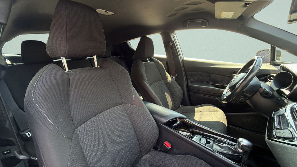 Used 2019 Toyota C-HR XLE FWD image 26