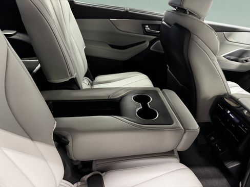 Certified 2026 Acura MDX SH-AWD w/ Technology Package image 33