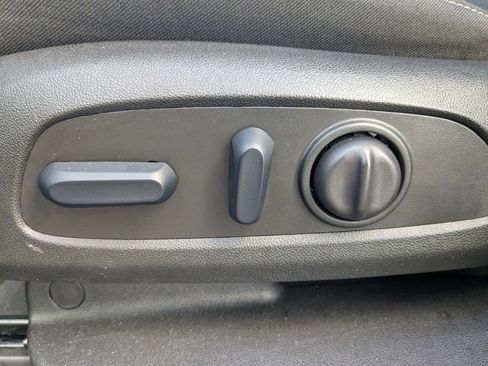 Used 2025 Chevrolet Blazer LT image 21